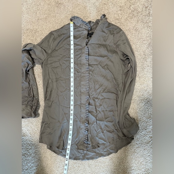 Banana Republic Ruffle Trim Blouse Taupe Brown Size M - Picture 3 of 9